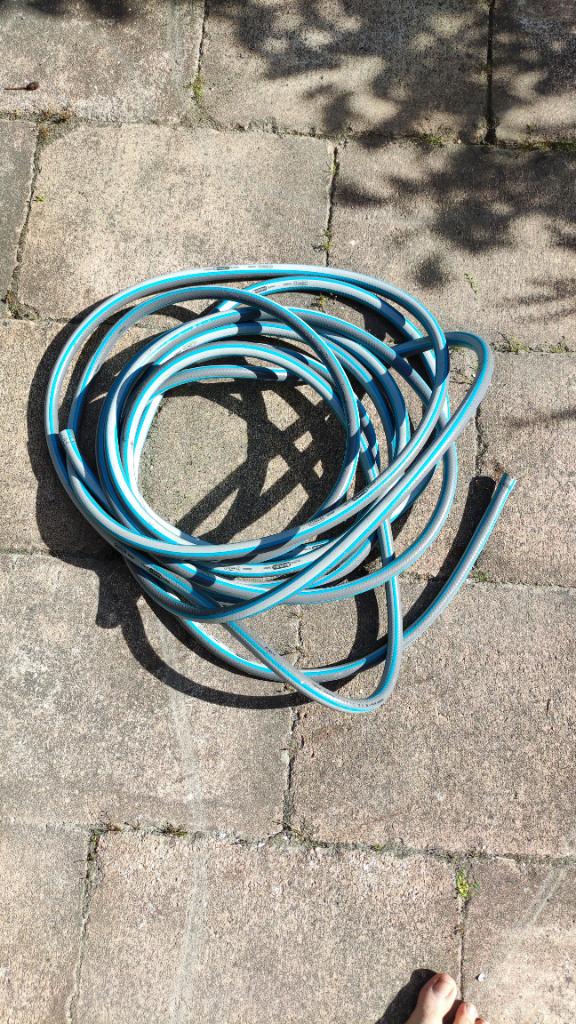 Gardena tuinslang 10-12m GRATIS, Tuin en Terras, Tuinslangen, Ophalen, Gebruikt, Tuinslang