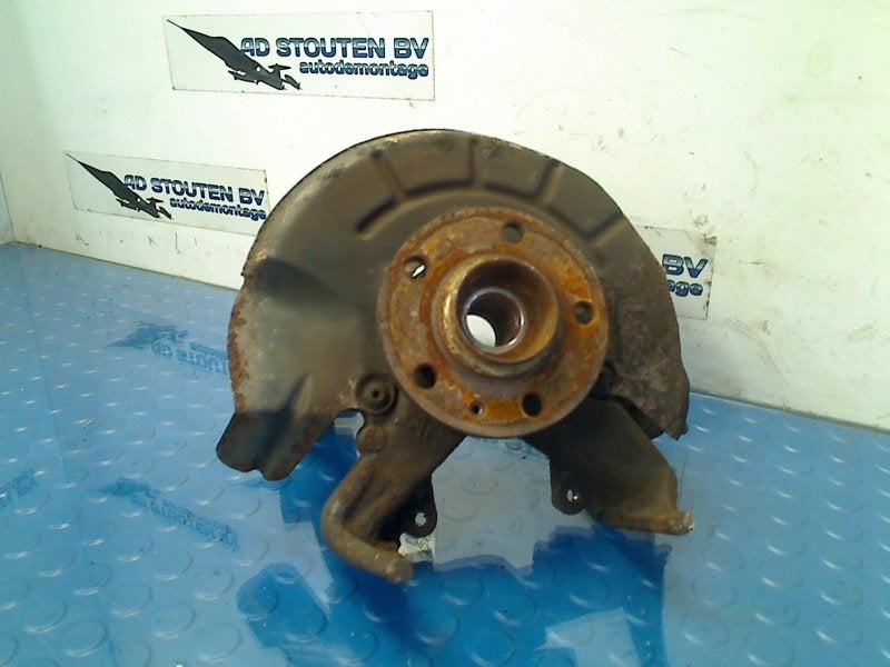 Fusee Links Voor Seat Ibiza IV (6J5) (2008-03/2015-05), Service@seat.de, Seat, Seat Deutschland GmbH, Gebruikt