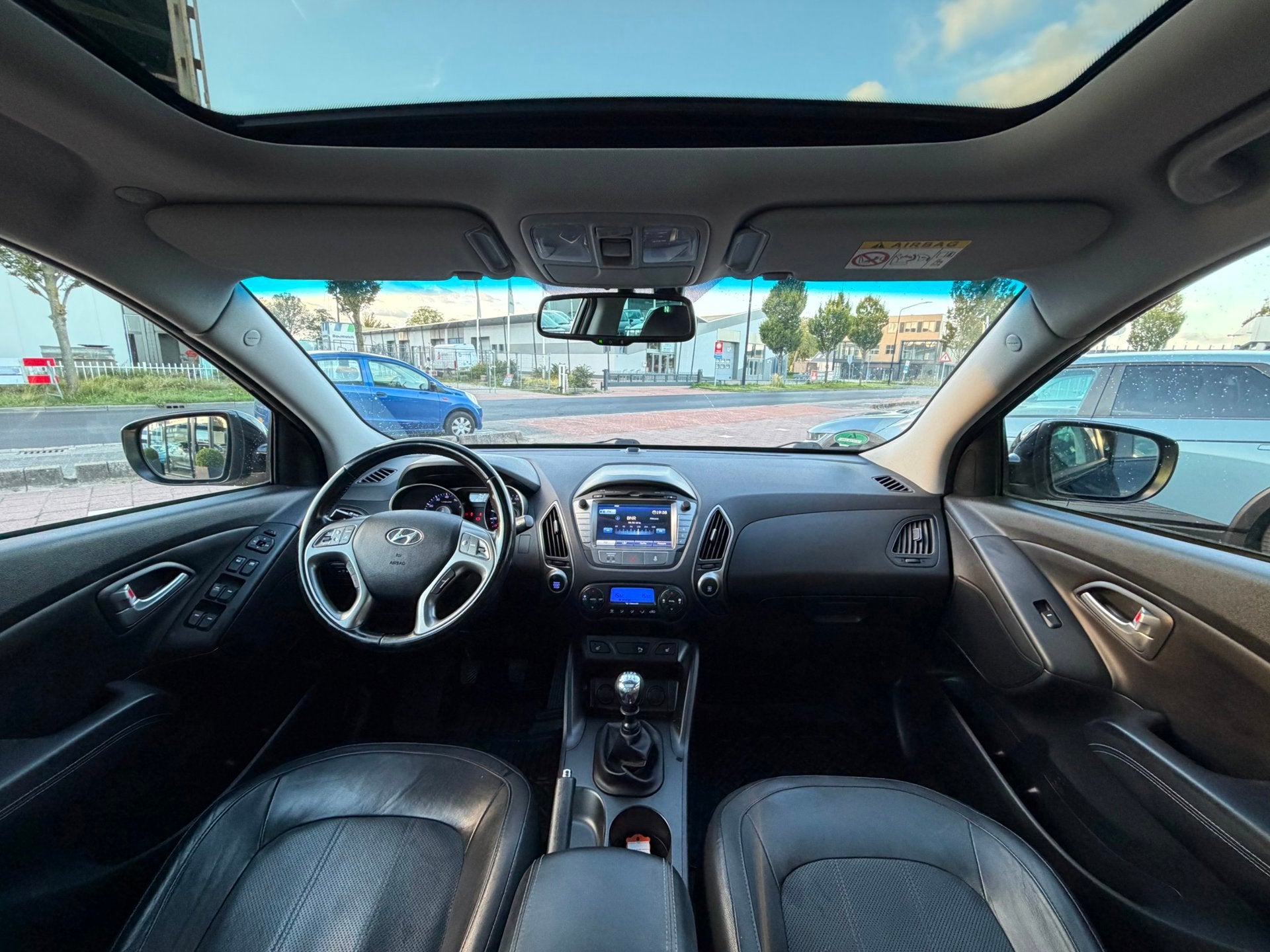 Hyundai Ix35 1.6i GDI i-Catcher Clima|Cruise|PANO|Cam|Navi|, Auto's, Voorwielaandrijving, 1591 cc, 4 cilinders, Zwart