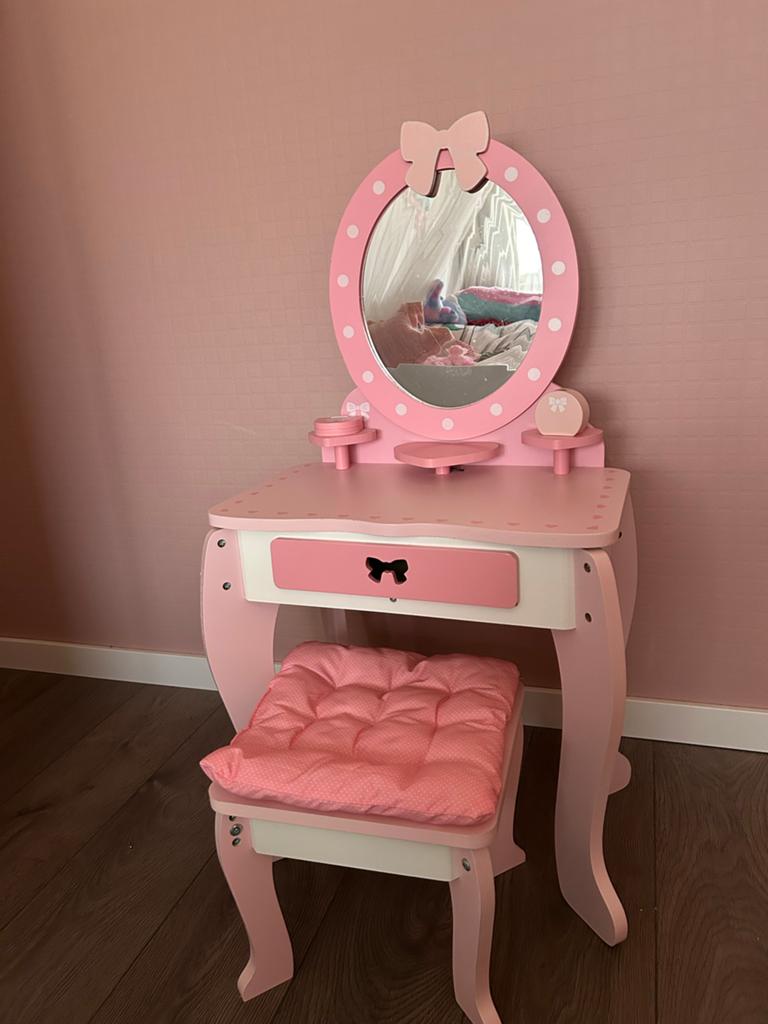 Roze houten kaptafel met spiegel en krukje voor kinderen, Ophalen, Gebruikt, Meubelstuk of Keukentje