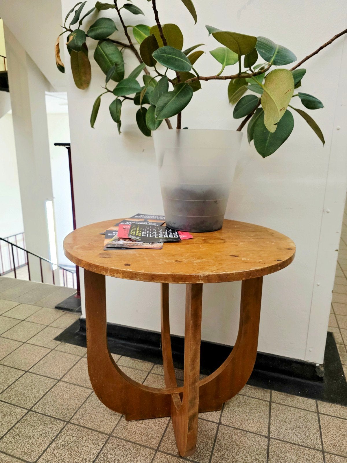 Vintage Art Deco Wooden Side Table -Curved "U-Base" Design, Ophalen of Verzenden