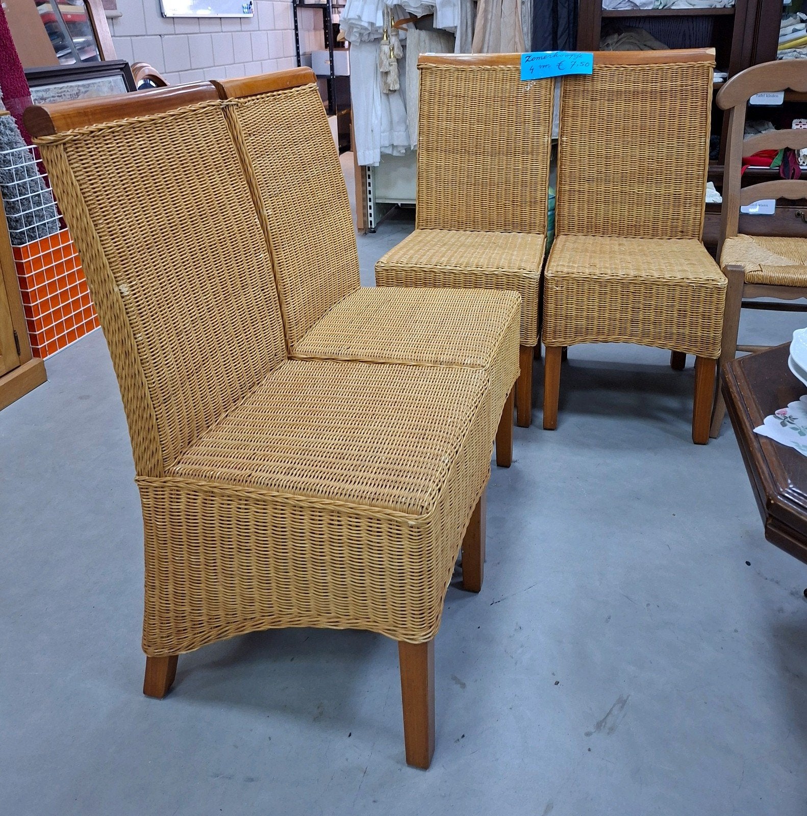 4 stoelen | riet | € 2 per stuk | eetkamer/terrasstoelen, Ophalen, Gebruikt, Bruin, Riet of Rotan