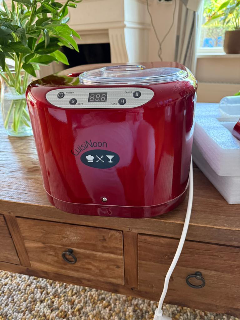 Cuisinoon ijsmachine (rood), Ophalen, Zo goed als nieuw