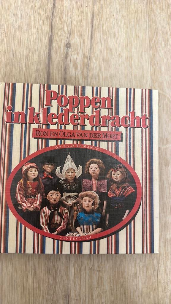 Poppen in klederdracht, Ophalen of Verzenden, Zo goed als nieuw, Poppen maken