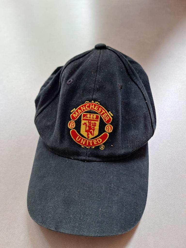 Pet cap manchester united voetbal official merchandise, Ophalen of Verzenden, Zo goed als nieuw, Clubaccessoires