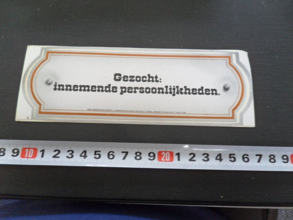 sticker Gezocht: innemende persoonlijkheden, Verzamelen, Ophalen of Verzenden, Zo goed als nieuw