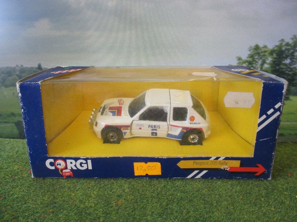 1:36 Peugeot 205 16V Rallye Raid - Corgi 399, Ophalen of Verzenden, Gebruikt, Auto, Corgi