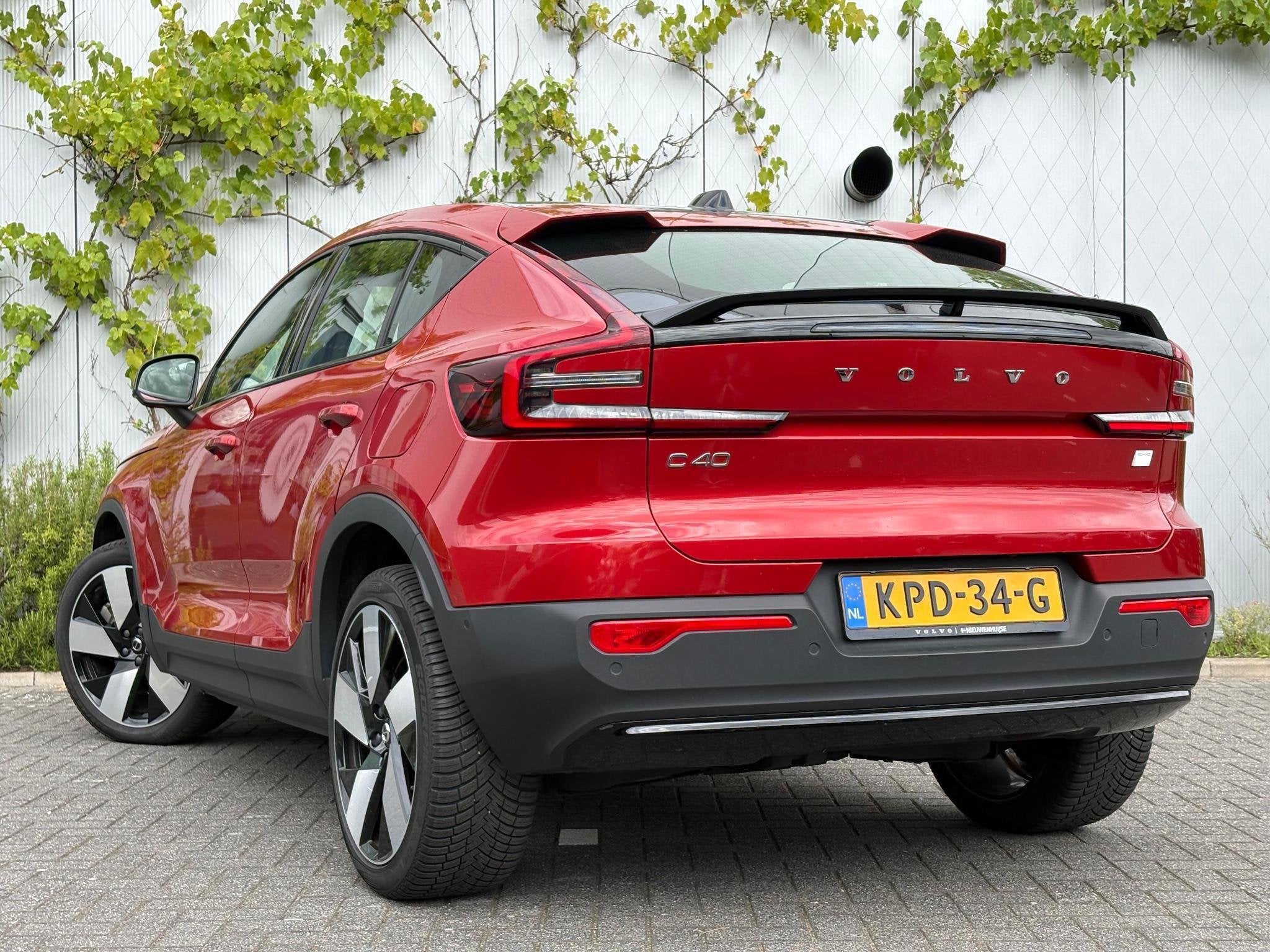 Volvo C40 Recharge Ultimate 69 kWh | Adaptieve Cruise Contro, Auto's, Stof, Gebruikt, 231 pk, SUV of Terreinwagen