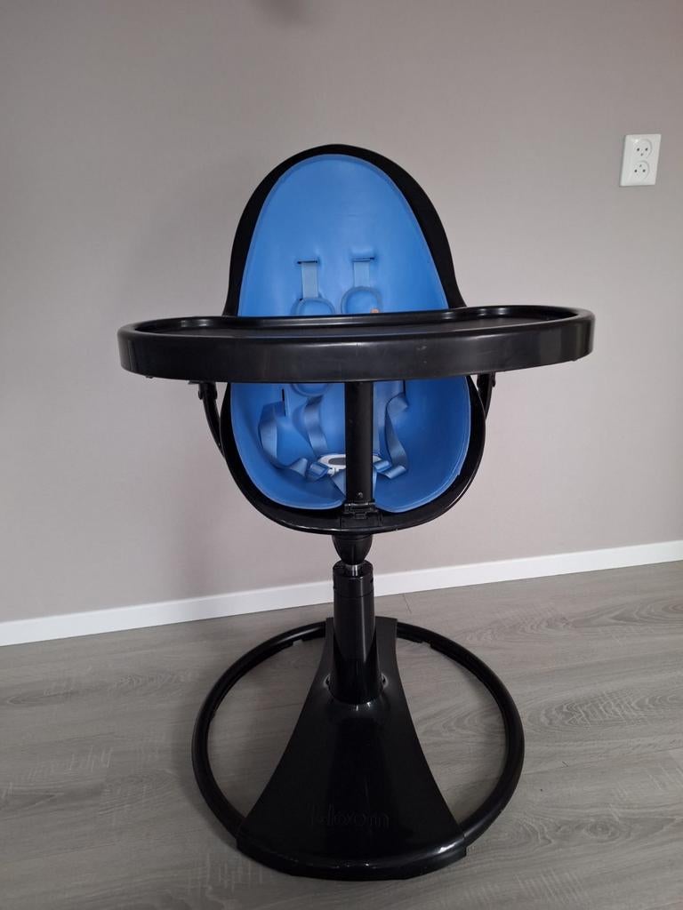 Bloom fresco eetstoel, zwart met blauwe seatpack., Ophalen, Zo goed als nieuw, Meegroeistoel, Gordel(s)