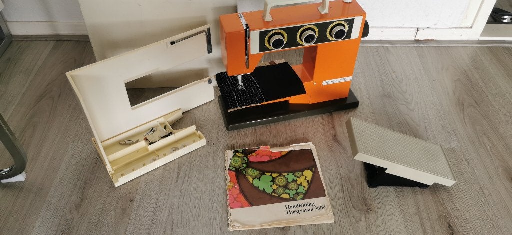 Naaimachine Husqvarna 3600 Oranje, Ophalen of Verzenden, Zo goed als nieuw, Naaimachine, Husqvarna
