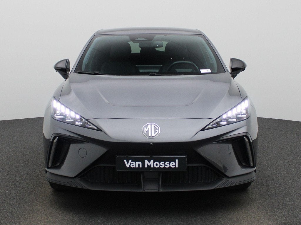 MG 4 Luxury 64 kWh, Auto's, MG, 12 maanden, Gebruikt, Automatische klimaatregeling, Origineel Nederlands