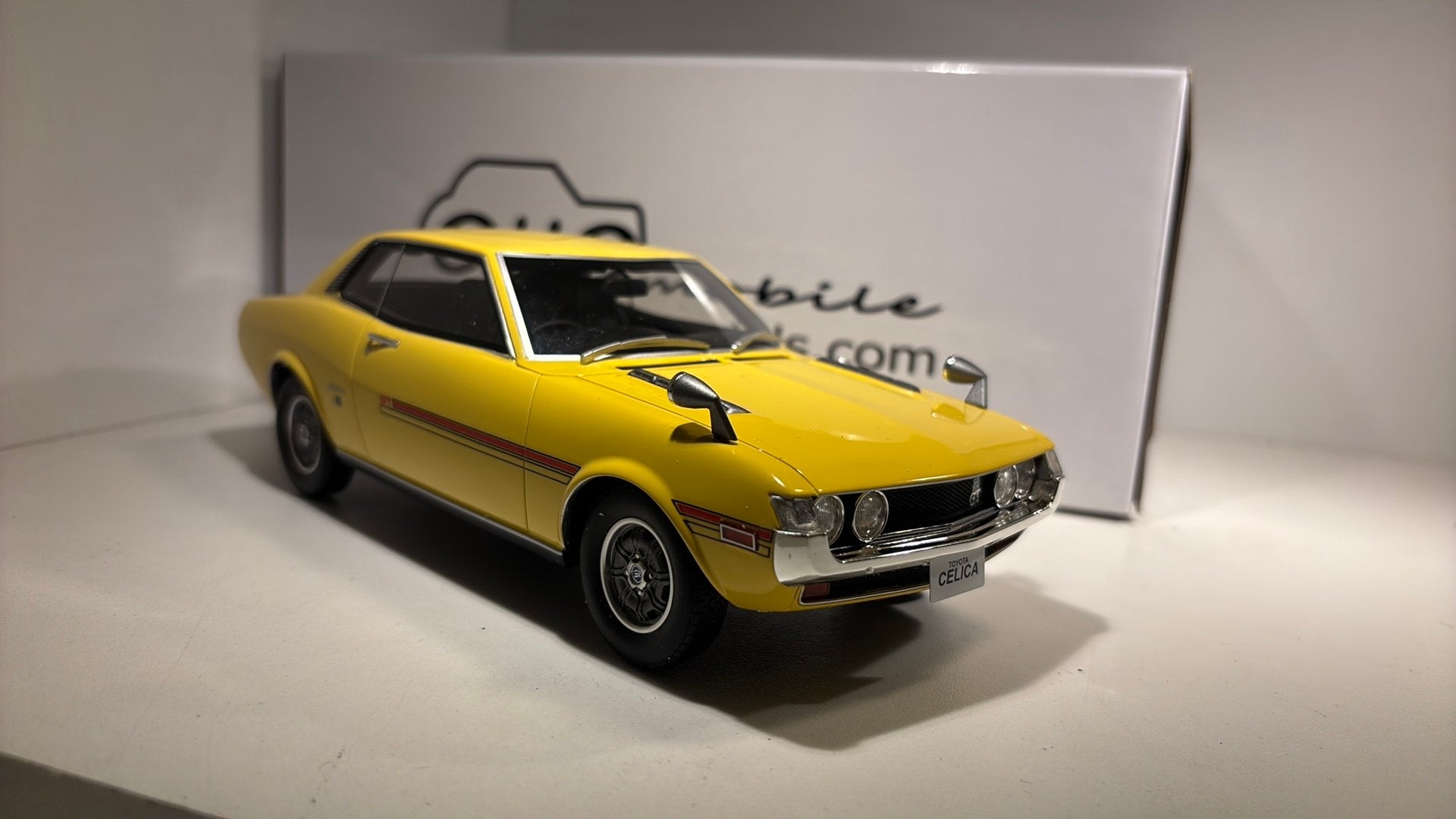 Toyota Celica gt coupe yellow otto mobile 1.18, Hobby en Vrije tijd, Modelauto's | 1:18, OttOMobile, Ophalen of Verzenden, A, A