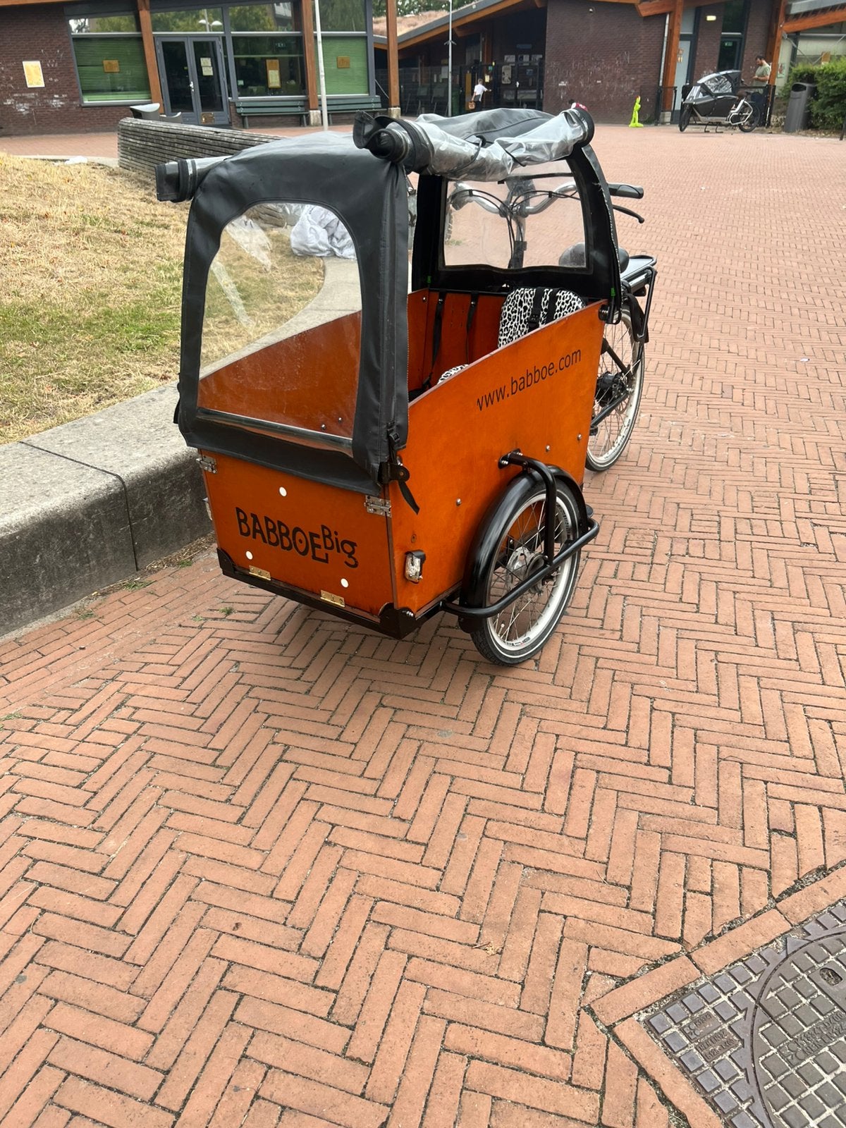 Elektrische big babboe . Hond & kinderen, Fietsen en Brommers, Fietsen | Bakfietsen, Ophalen of Verzenden, Zo goed als nieuw, 2 kinderen