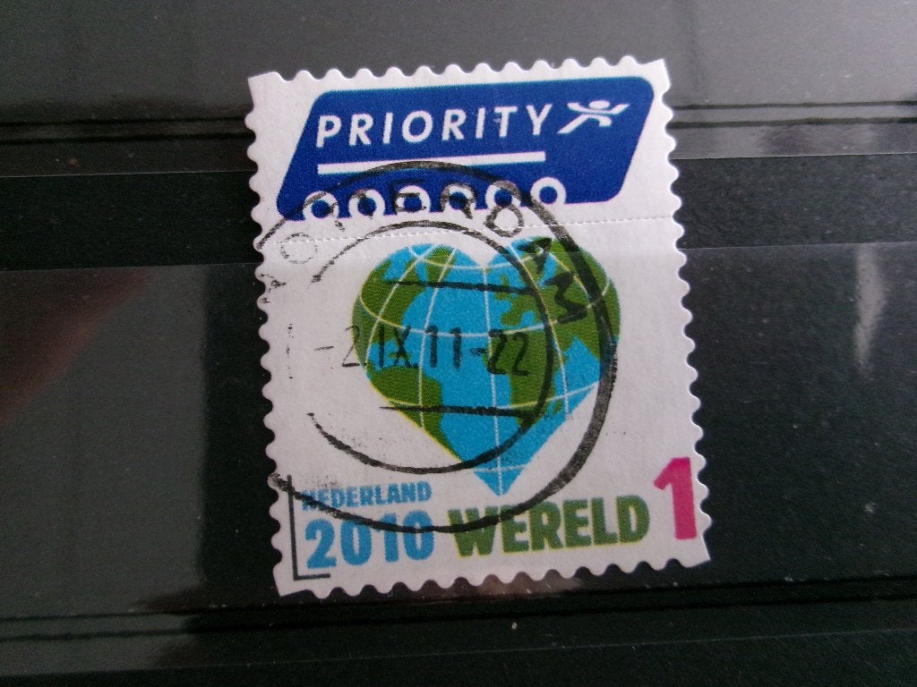 2010 - wereld - hart/globe (711e), Verzenden, Gestempeld