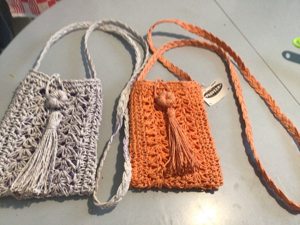 2 rieten telefoontasjes, gevoerd, cross body, schoudertasjep, Ophalen, Zo goed als nieuw, Overige kleuren, Schoudertasje