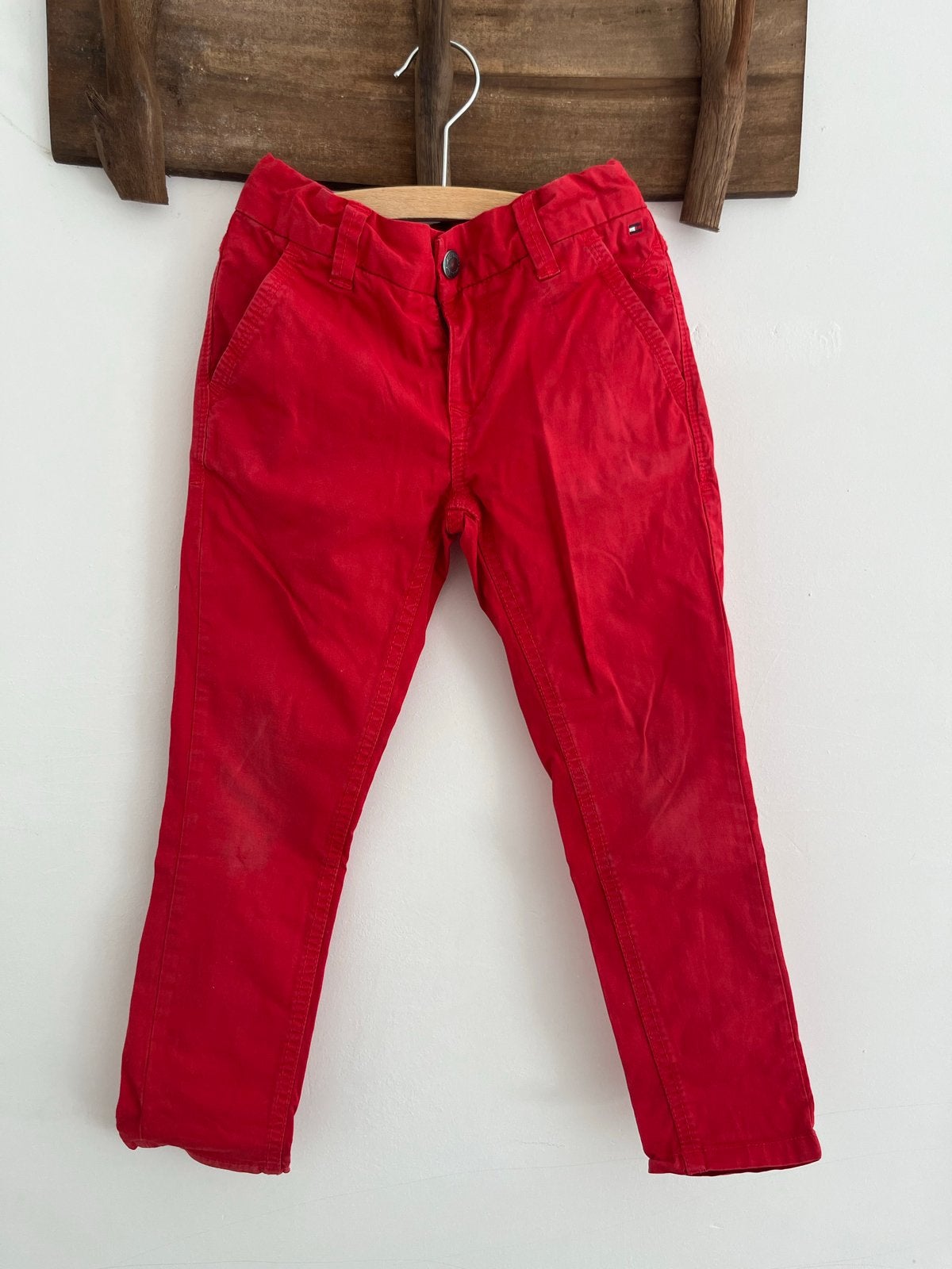 Tommy Hilfiger rode broek maat 110, Kinderen en Baby's, Ophalen of Verzenden, Gebruikt, Jongen of Meisje, Broek