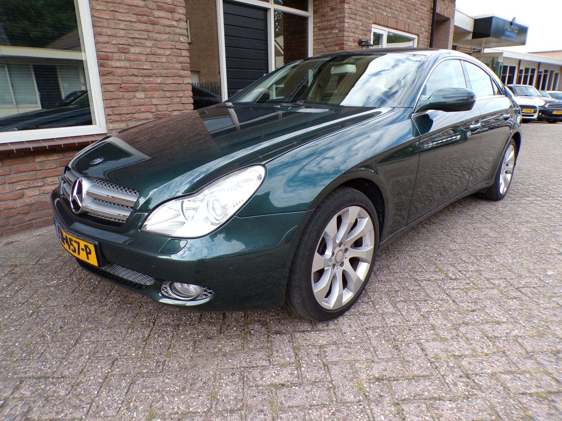 Mercedes-Benz CLS-klasse 350 CGI Prestige Plus, Dealer onderhouden, Achterwielaandrijving, Gebruikt, Beige