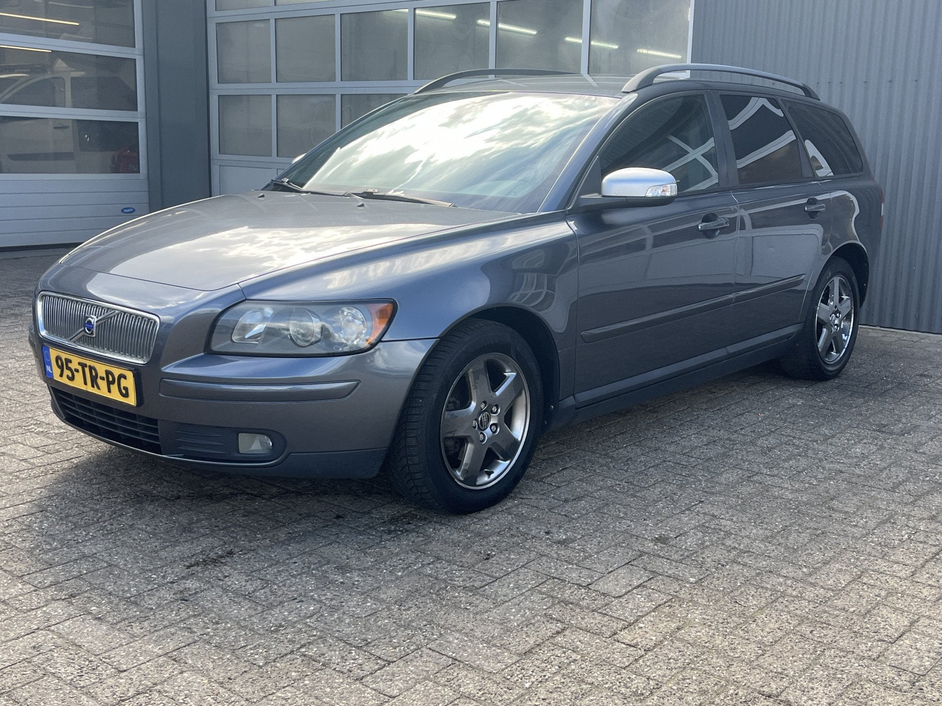 Volvo V50 1.8 Edition II Sport Airco Cruise controle Stuurwi, Voorwielaandrijving, Zwart, 4 cilinders, 126 pk