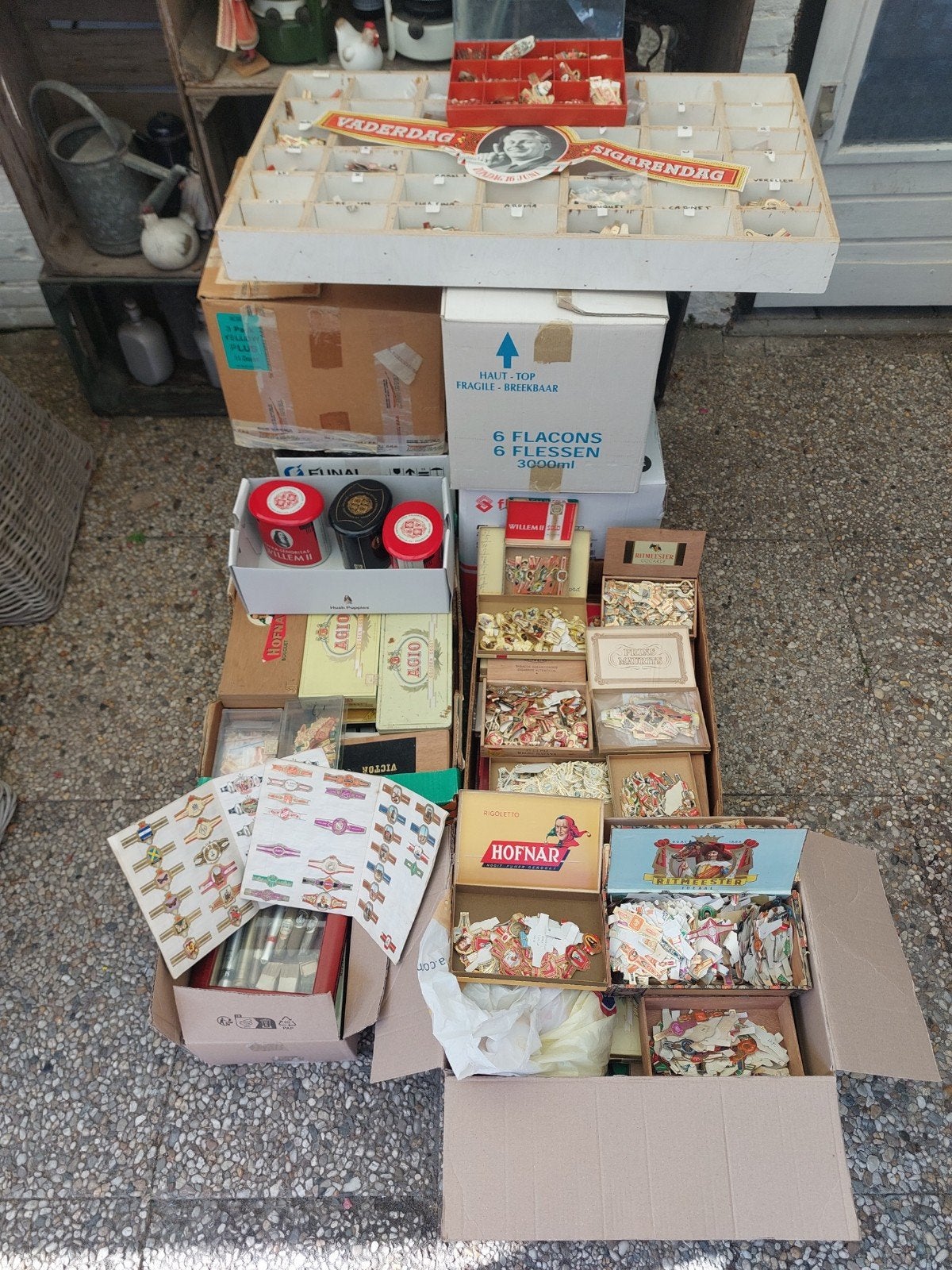 Grote verzameling sigarenbandjes (ong. 1miljoen stuks), Verzamelen, Ophalen, Gebruikt