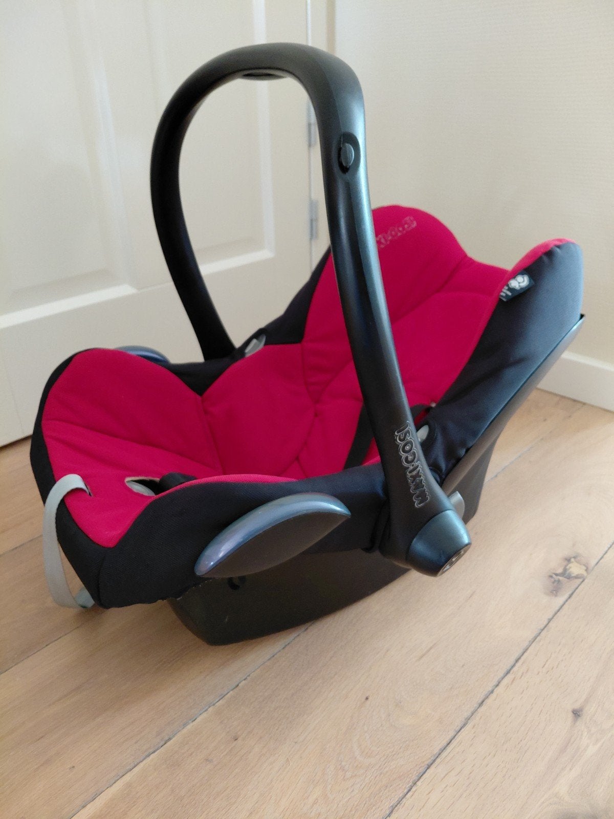 Maxi-Cosi autostoel - rood/zwart - 0-13 kg, Ophalen, Autogordel, Zo goed als nieuw, 0 t/m 13 kg