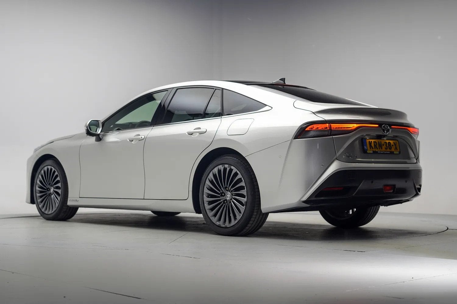 Toyota Mirai Launch Edition [ Panorama Leder Adapt.cruise St, Auto's, Automaat, 0 cilinders, Gebruikt, Mirai