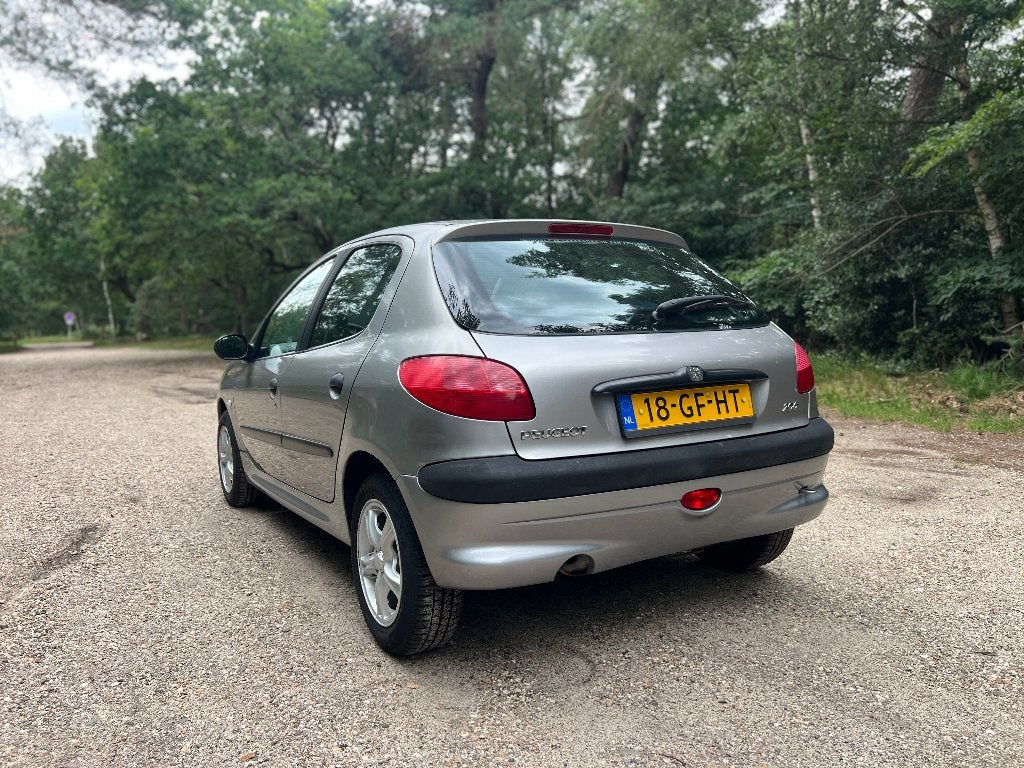 Peugeot 206 1.6 5D 2000 | Airco | Nieuwe APK & Distr. Riem, Auto's, Peugeot, Stof, 40 €/maand, 4 cilinders, Overige kleuren