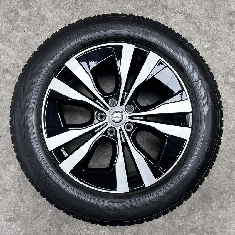 NIEUW 18 inch originele velgen + winterbanden Volvo XC40, 18 inch, -, -, Banden en Velgen