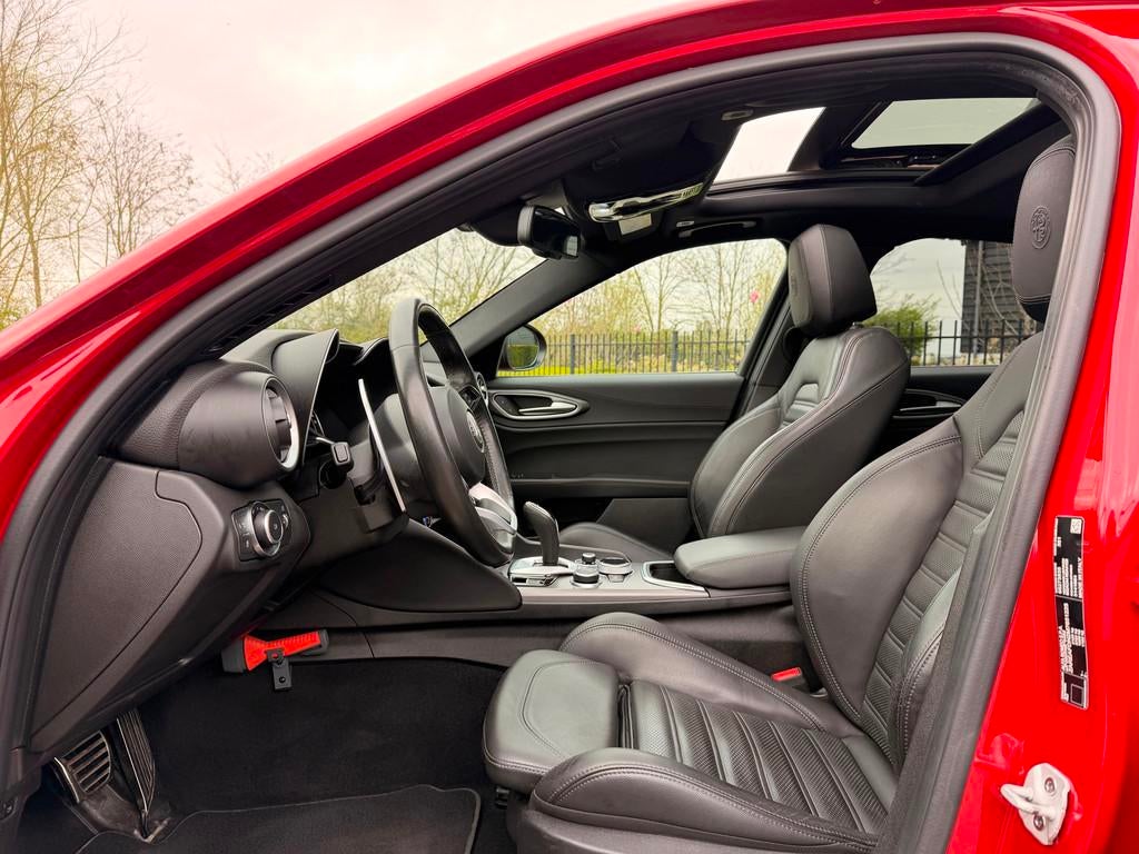 Alfa Romeo Giulia 2.0 T Veloce AWD, Automaat, 745 kg, Bedrijf, Vierwielaandrijving