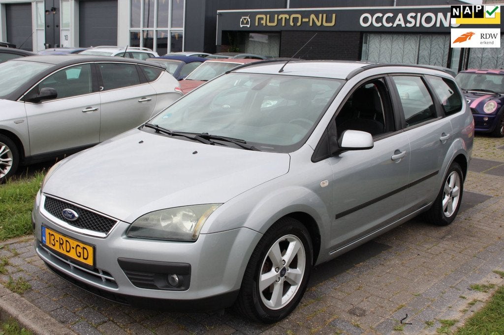 Ford Focus Wagon 1.6-16V First Edition Airco Cruise Trekhaak, 1596 cc, Gebruikt, Zwart, 4 cilinders
