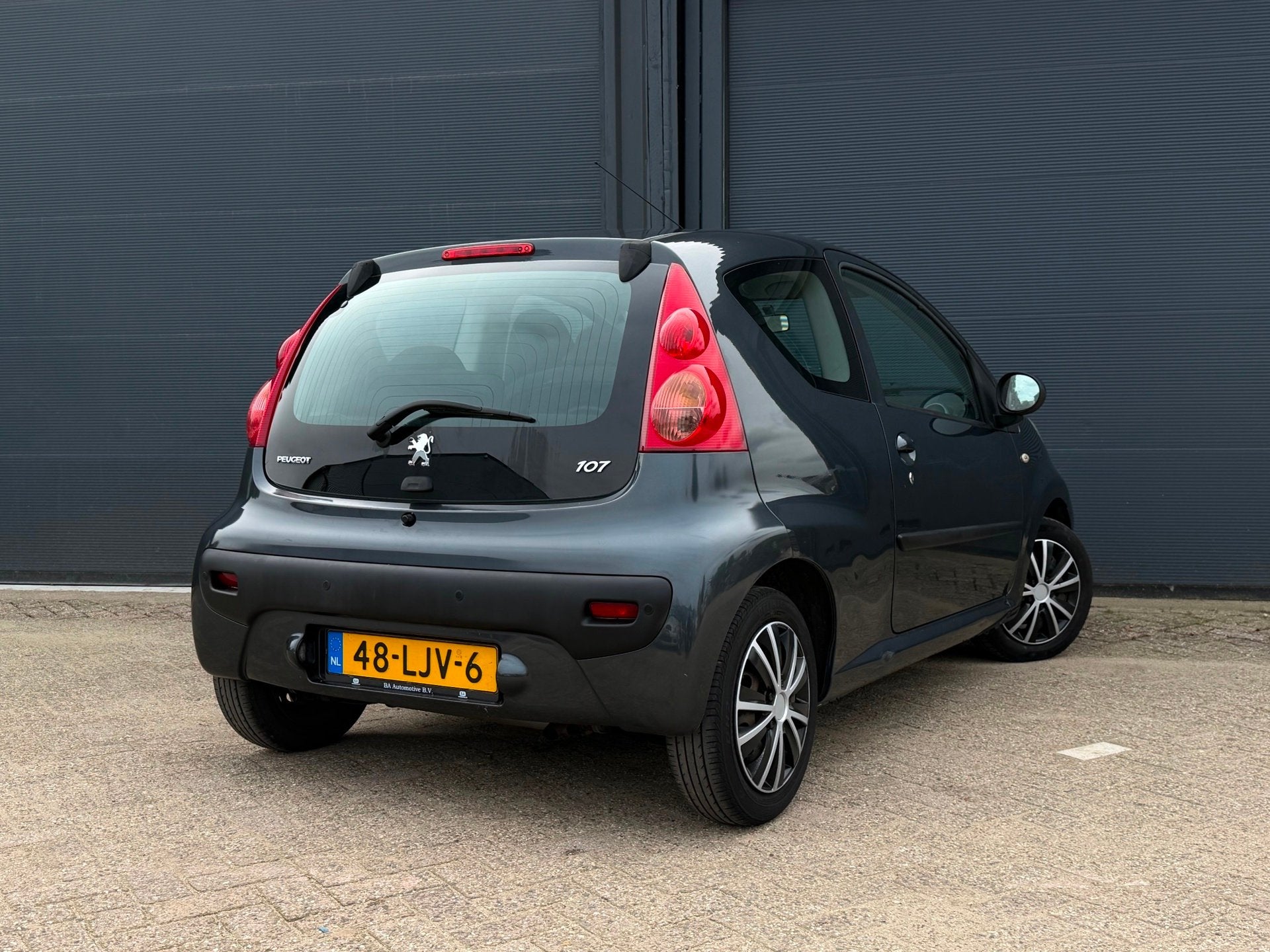 Peugeot 107 1.0 | Automaat | NWE Koppeling | NWE APK |, Auto's, Gebruikt, 4 stoelen, 68 pk, Origineel Nederlands
