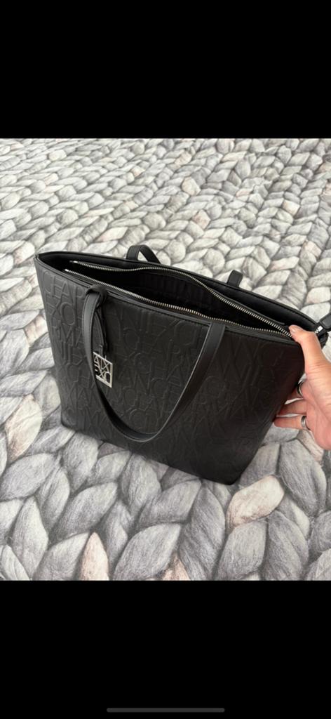 Armani tas, Verzenden, Zo goed als nieuw