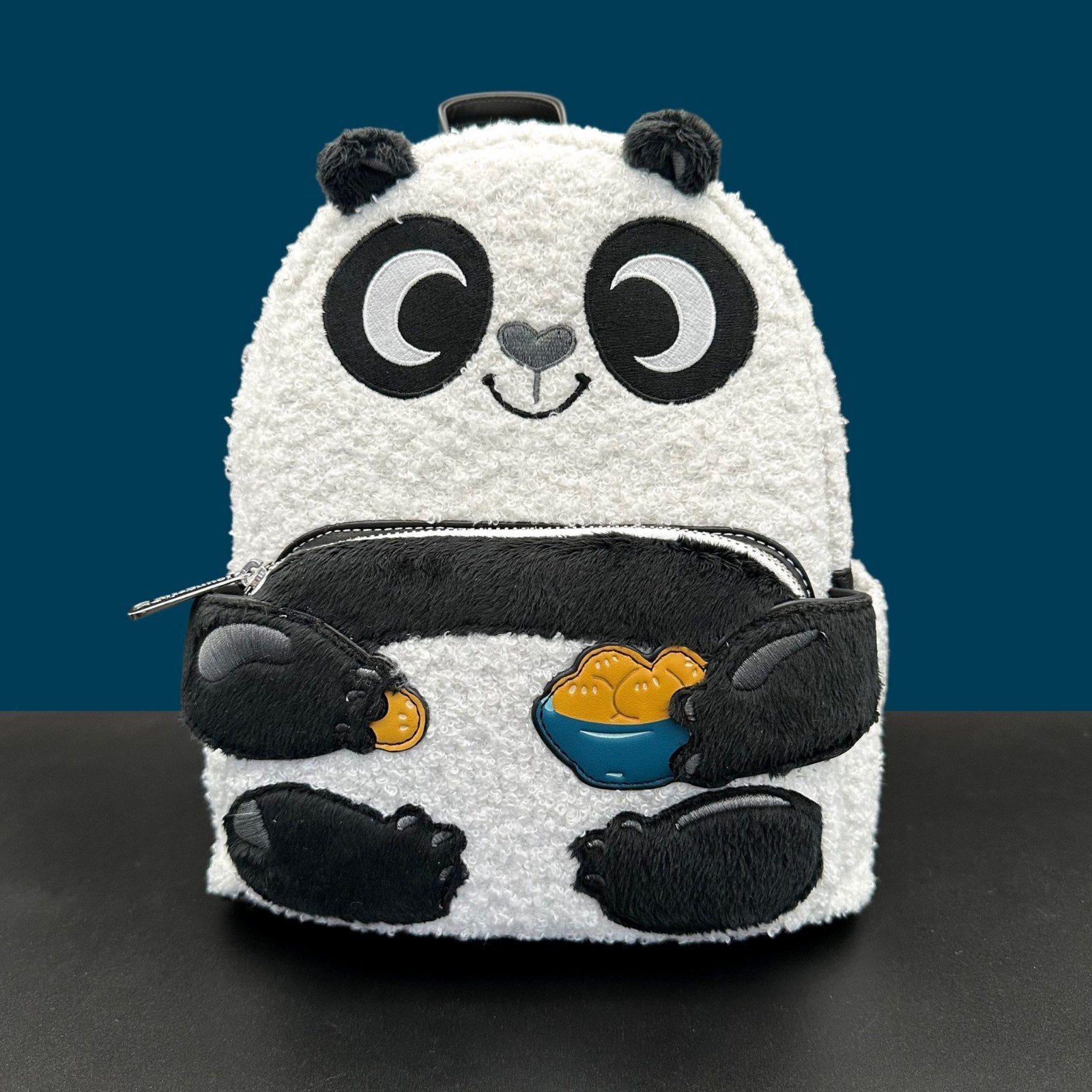 Nieuwe Loungefly Kung Fu Panda Mini Rugzak, Sieraden, Tassen en Uiterlijk, Tassen | Rugtassen, Overige merken, Minder dan 30 cm
