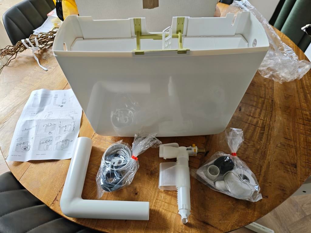 Nieuw NIET COMPLEET Geberit inbouwreservoir voor toilet, Doe-het-zelf en Verbouw, Sanitair, Ophalen of Verzenden, Nieuw, Toilet