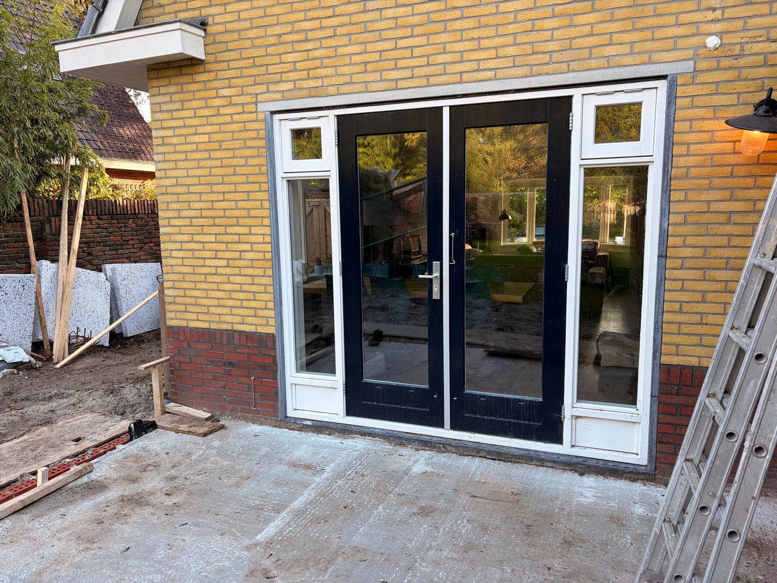 Complete meranti achterpui incl hardhouten deuren h222 b250, Ophalen, Hout, 120 cm of meer, 215 cm of meer