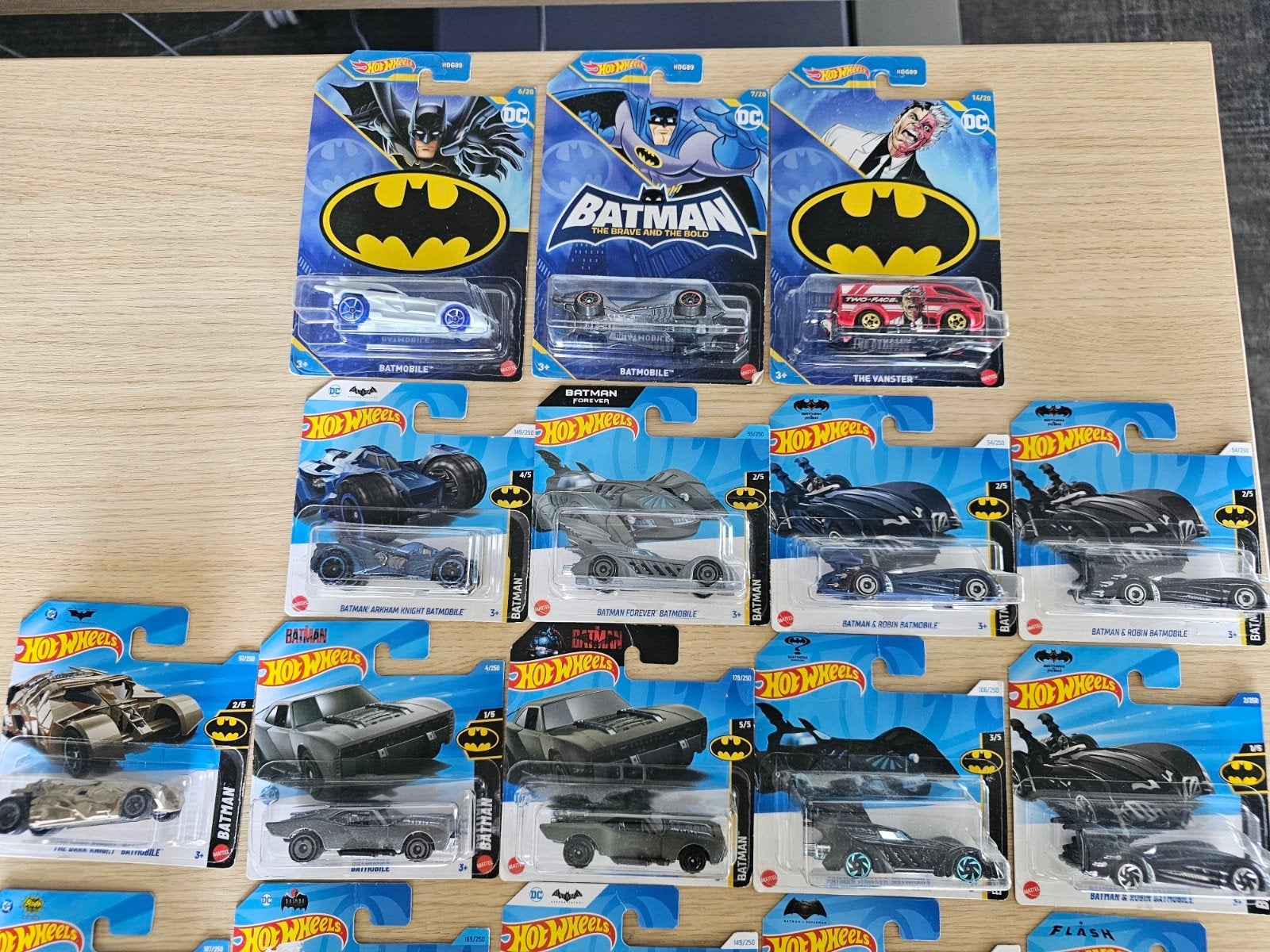 27x Hot Wheels Batman auto's - Diverse Batmobiles, Overige merken, 1:50 of kleiner, Auto, Nieuw
