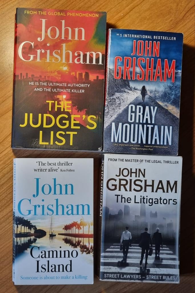 John Grisham pockets  - engels- 4 Spannende Thrillers, Ophalen of Verzenden, Zo goed als nieuw, John Grisham, Amerika