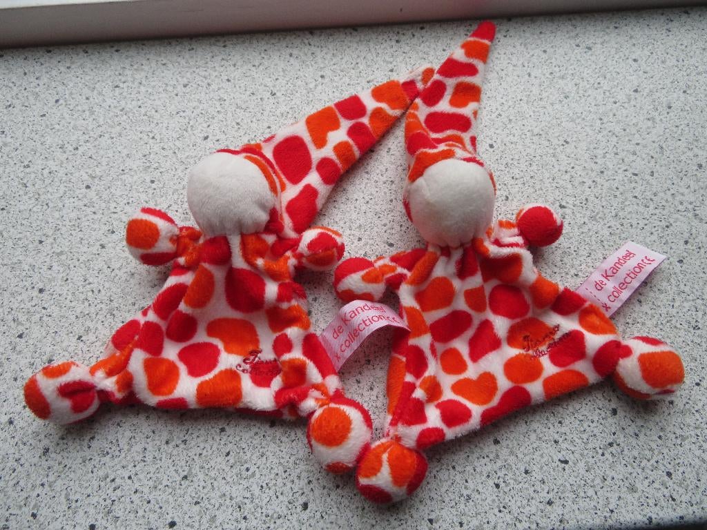 2 x Spookje spookpopje popje merk De Kandeel rood oranje wit, Ophalen of Verzenden, Zo goed als nieuw, Wasbaar, Tiamo