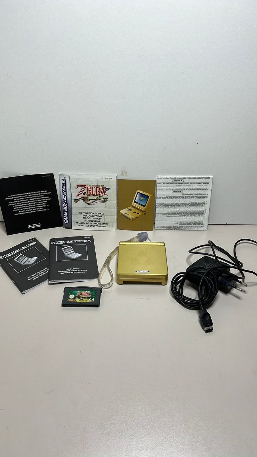 Nintendo Gameboy advance SP Zelda Gold limited edition, Spelcomputers en Games, Spelcomputers | Nintendo Game Boy, Ophalen of Verzenden