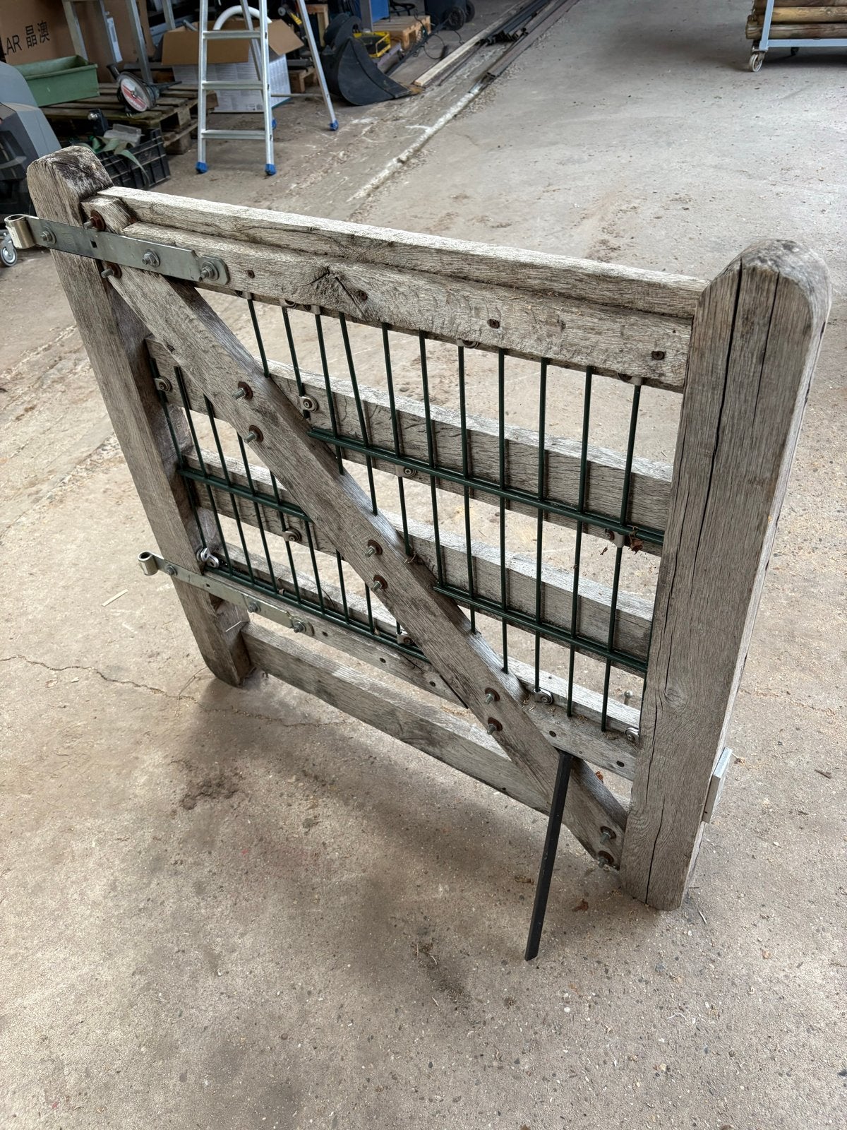 Robuust eiken houten tuinhek met metalen spijlen, Tuin en Terras, Ophalen, Met poort, Gebruikt, Tuinhek