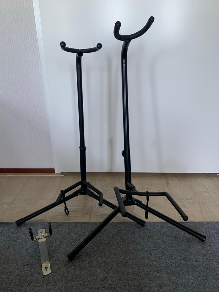 Standaards voor gitaren 2 x plus 1 muurbeugel, Muziek en Instrumenten, Standaards, Ophalen of Verzenden, Zo goed als nieuw, Gitaar