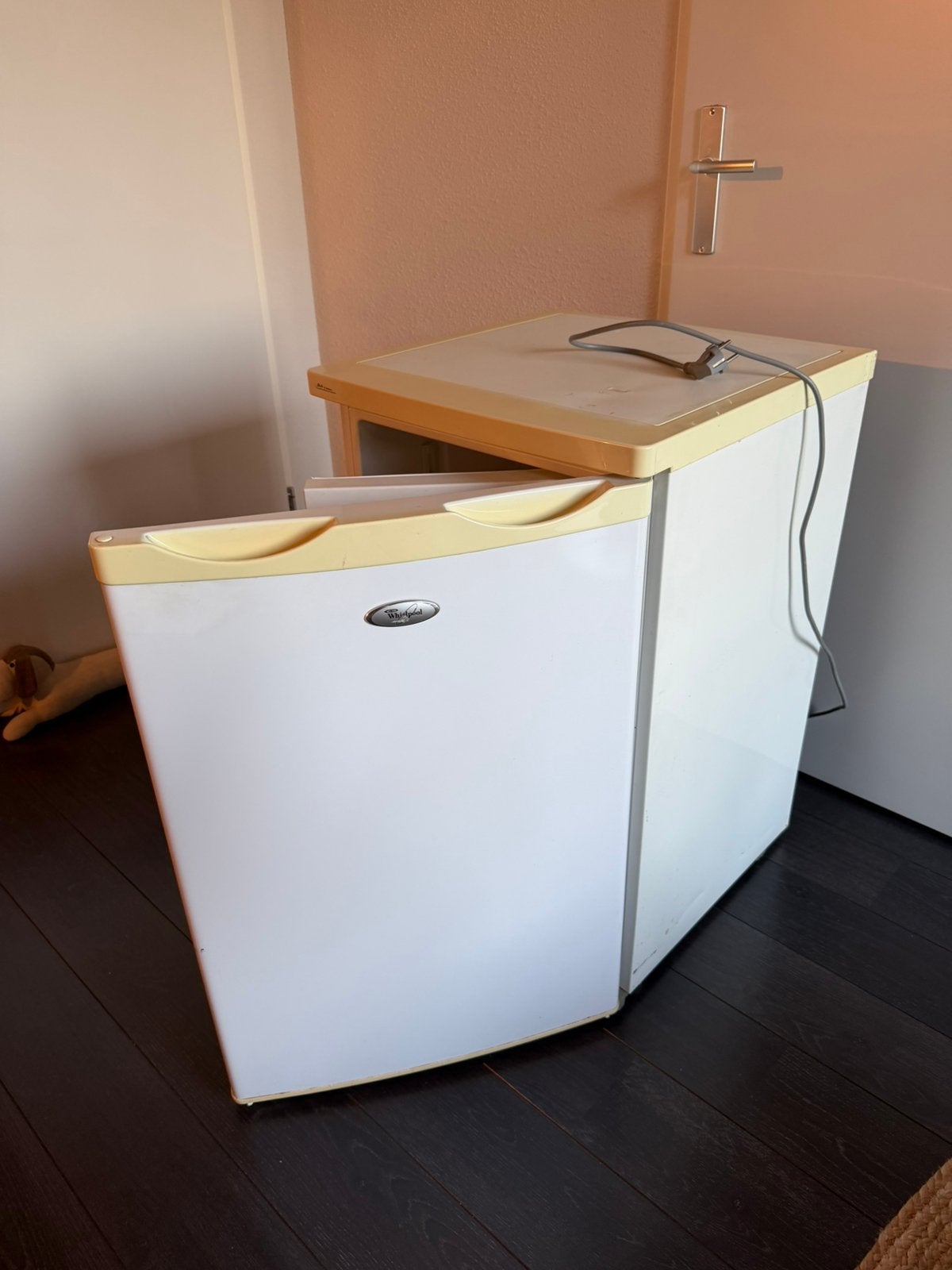Whirlpool koelkast tafelmodel incl vriesvak, Witgoed en Apparatuur, Ophalen of Verzenden, Zo goed als nieuw, Minder dan 60 cm