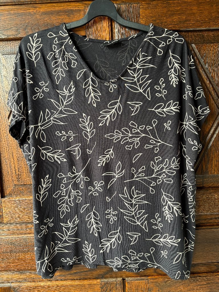 Zwarte top, tuniek bladeren; XL 48/ 50; Gina Benotti, Kleding | Dames, Ophalen of Verzenden, Zo goed als nieuw, Zwart, Blouse of Tuniek