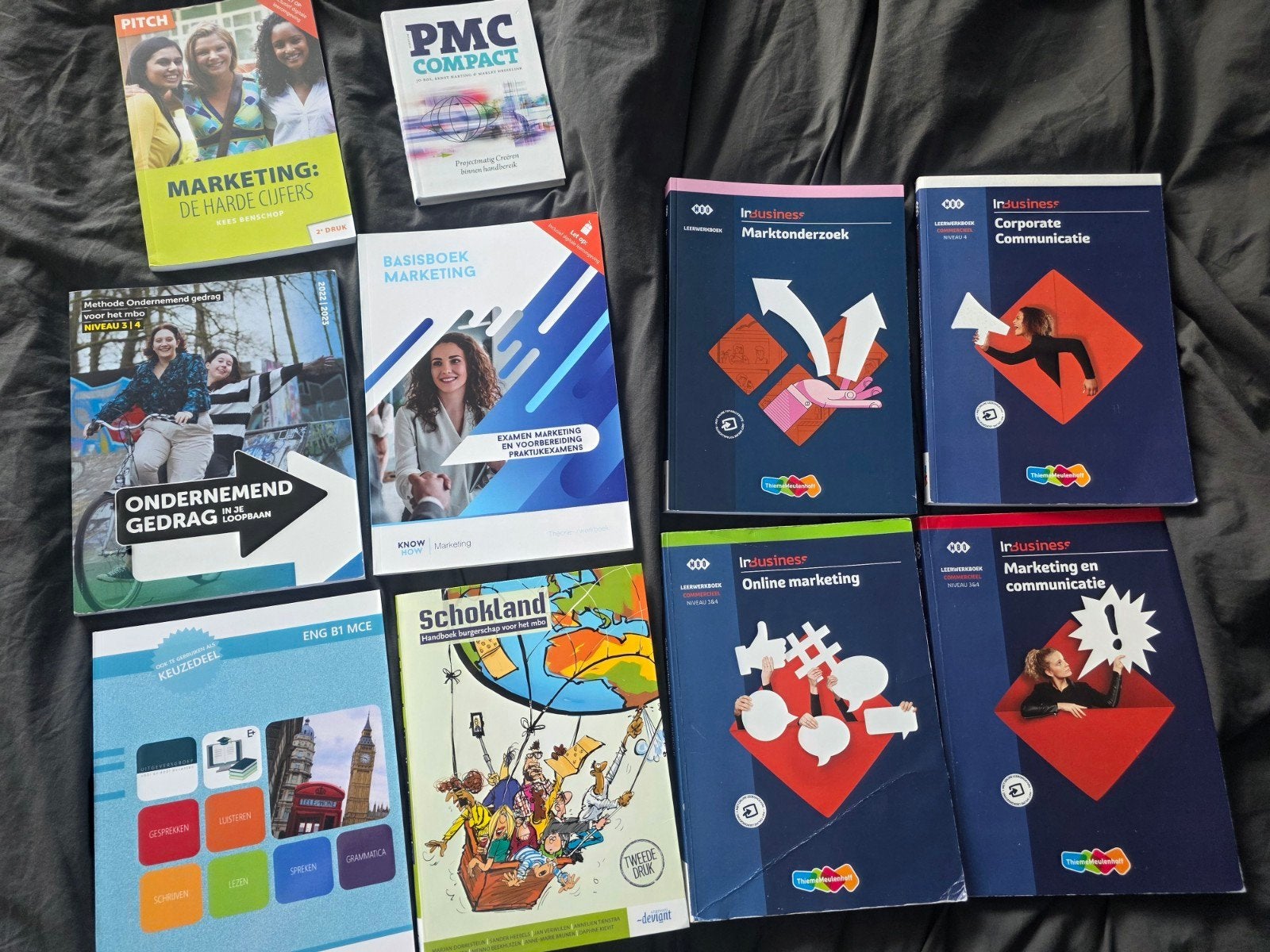 Diverse schoolboeken: Marketing en communicatie MBO, Ophalen of Verzenden, Gelezen, Overige niveaus, Bedrijfseconomie of M&O