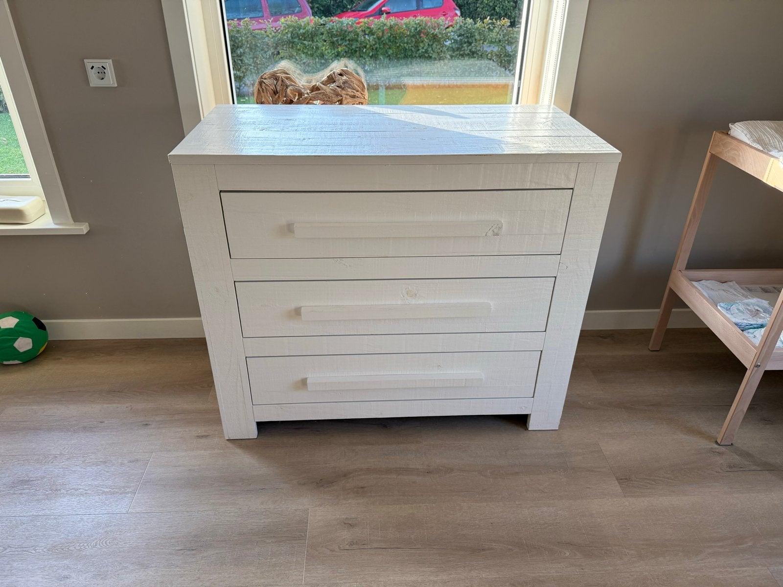 Commode. Witte ladekast met 3 laden - Zo goed als nieuw, Huis en Inrichting, Ophalen, 100 tot 150 cm, Zo goed als nieuw, 3 of 4 laden