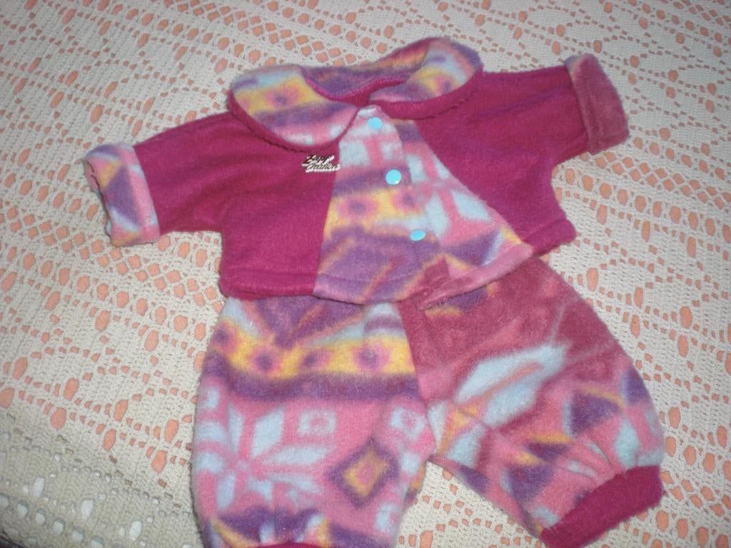 baby chou chou kleertjes €5 per  foto, Kinderen en Baby's, Speelgoed | Poppen, Ophalen of Verzenden, Zo goed als nieuw, Babypop