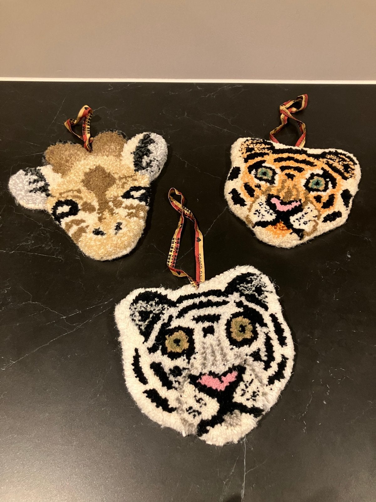 Leuke gehaakte dierenhoofden - tijger, witte tijger, giraffe, Meerkleurig, Overige stijlen, Ophalen of Verzenden, Zo goed als nieuw