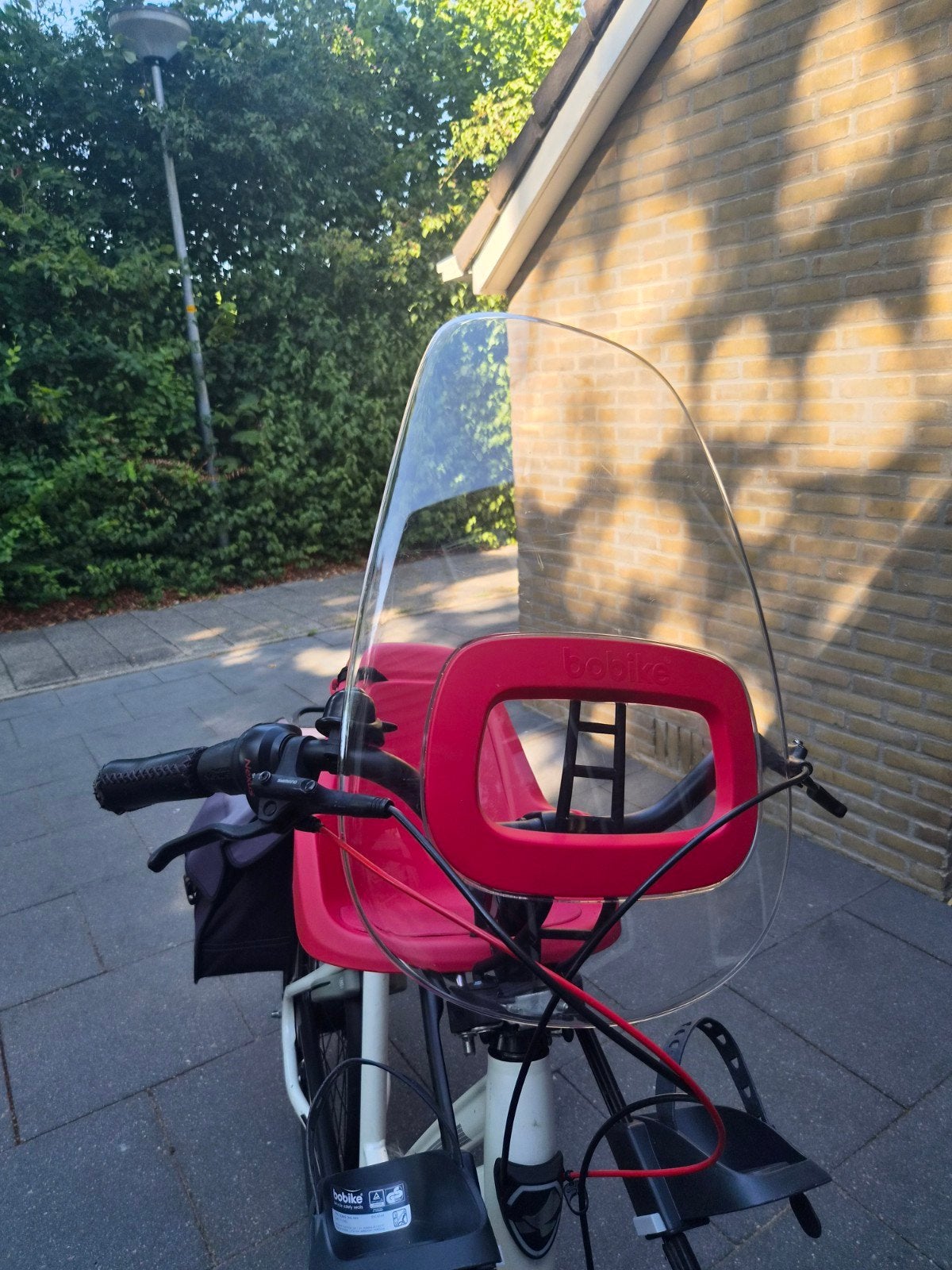 Bobike kinderzitje met windscherm - rood, Voorzitje, Ophalen of Verzenden, Bobike, 0 t/m 13 kg