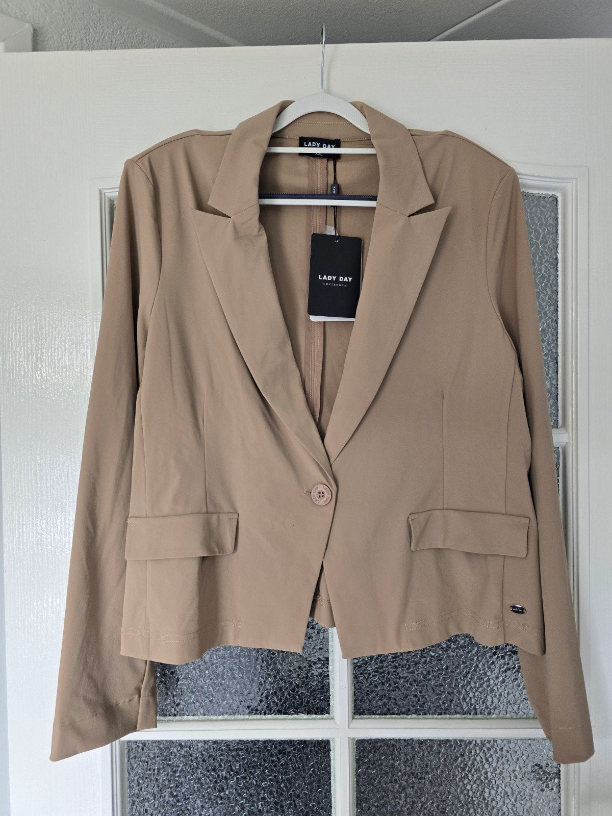 Nieuw lady day blazer beige xxl, Kleding | Dames, Ophalen of Verzenden, Nieuw, Maat 46/48 (XL) of groter, Beige