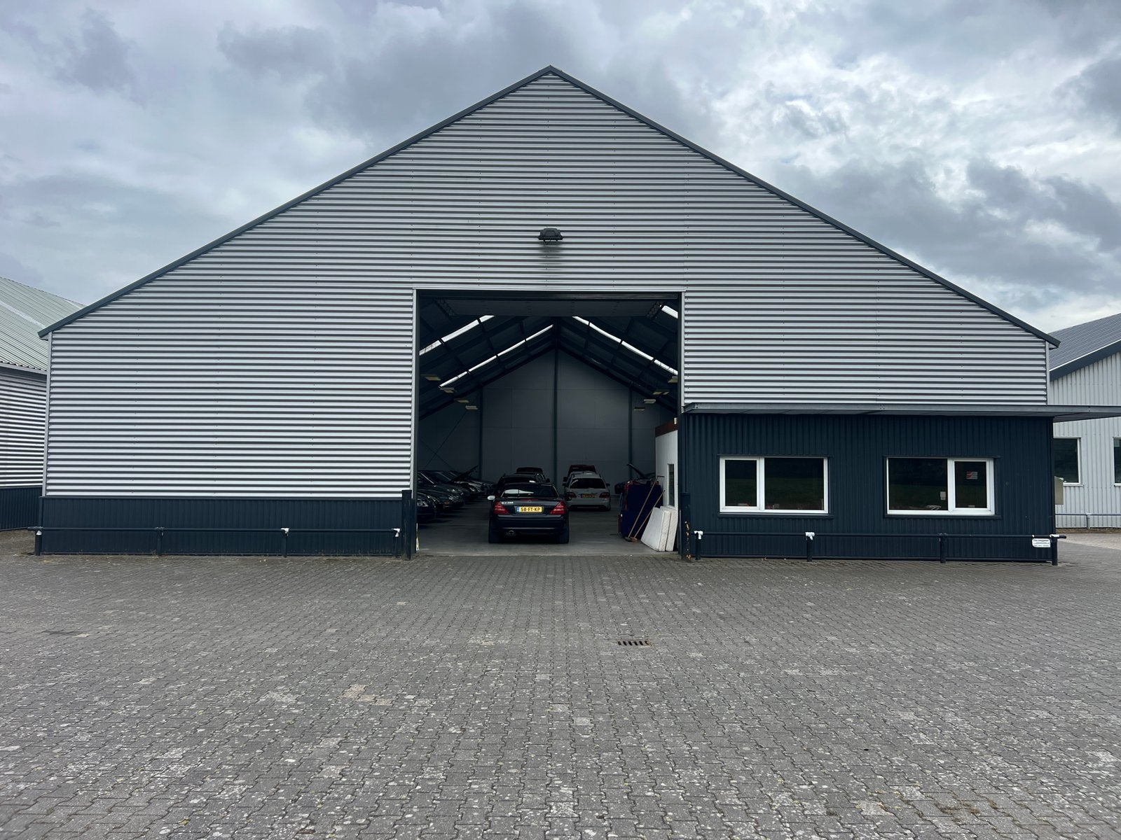 Emmer-Compascuum, te huur per 1 september , bedrijfshal 675m, Huur, Opslag of Loods