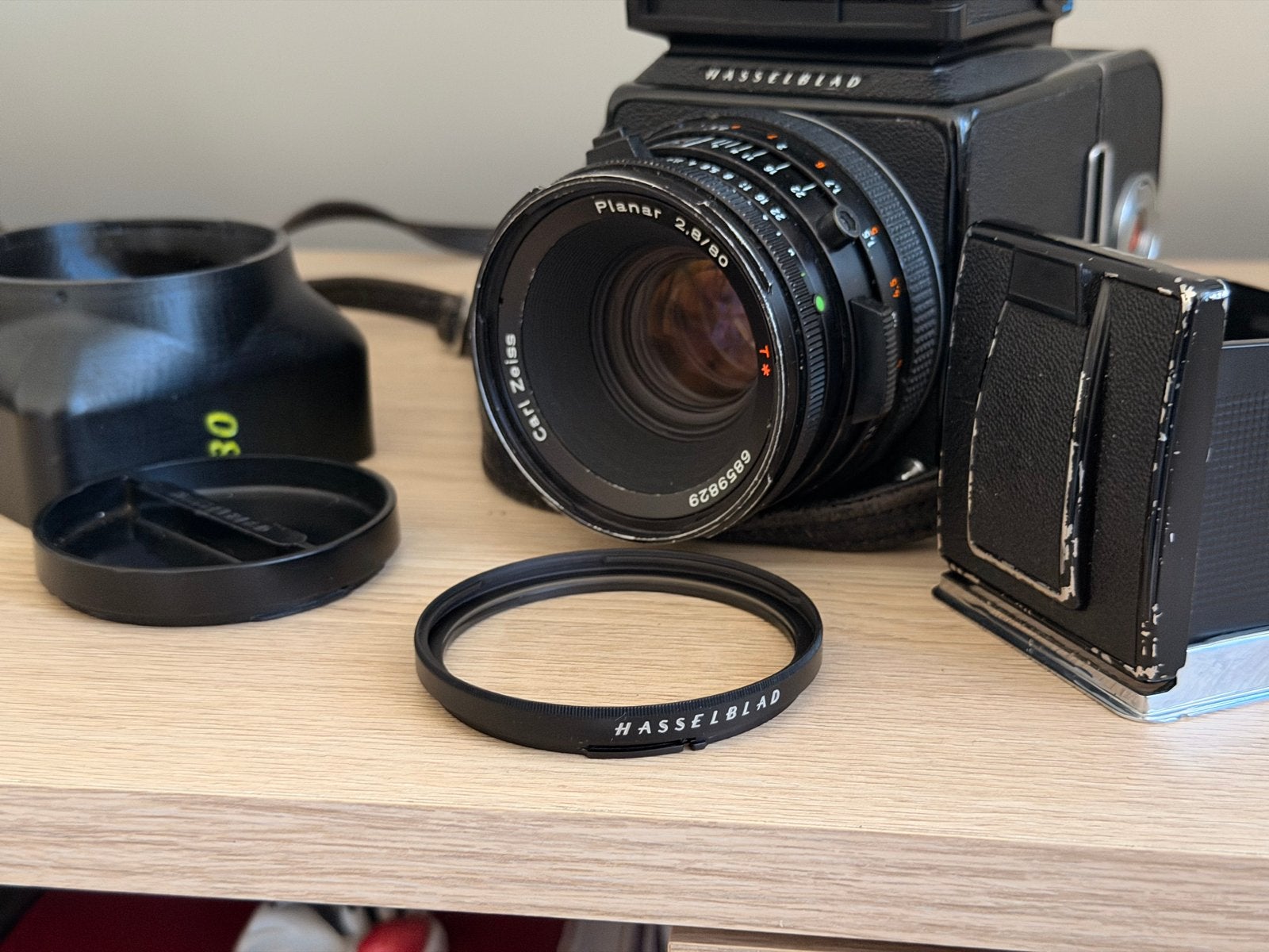 Hasselblad 500CM (Geserviced), Carl Zeiss 80mm 2.8 en PME-5, Ophalen of Verzenden, Gebruikt, Spiegelreflex, Overige Merken